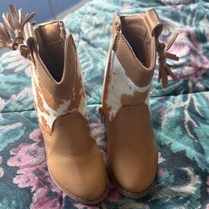 Kids Tan Cowhide Accent Ankle Boots
